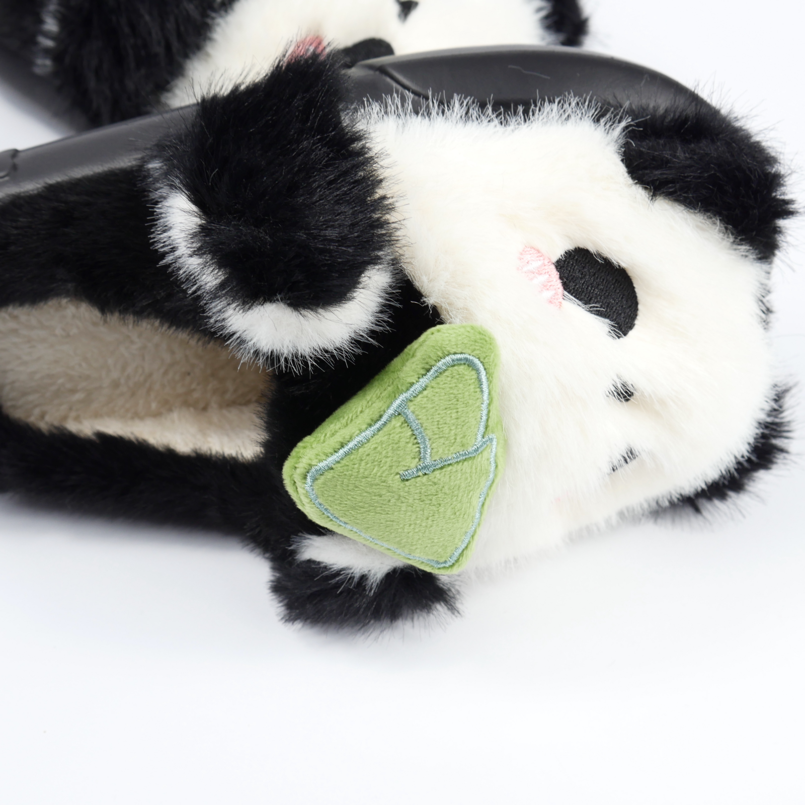 Детские домашние тапочки «Зверята» из эко-меха (Черно-белые панда)