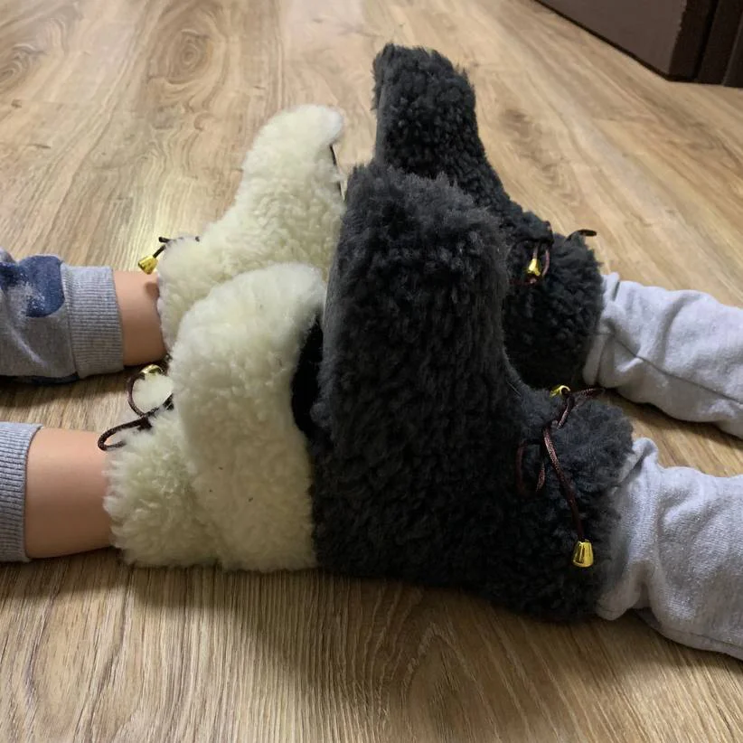 Теплі дитячи чуні-тапки з овчини на підошві EVA білі