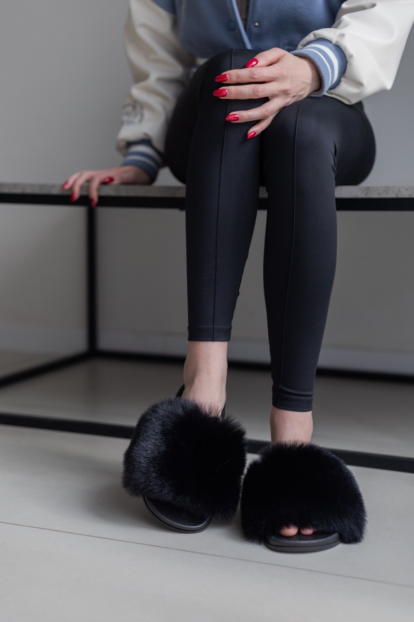 Жіночі тапочки для вулиці, чорні — на резиновій підошві