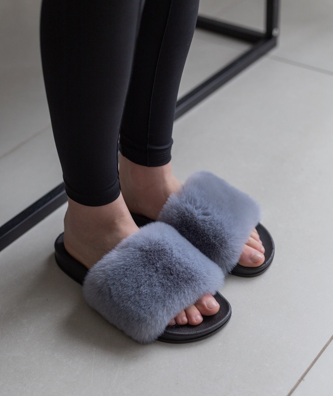 Сірі тапочки – комфорт у кожному кроці