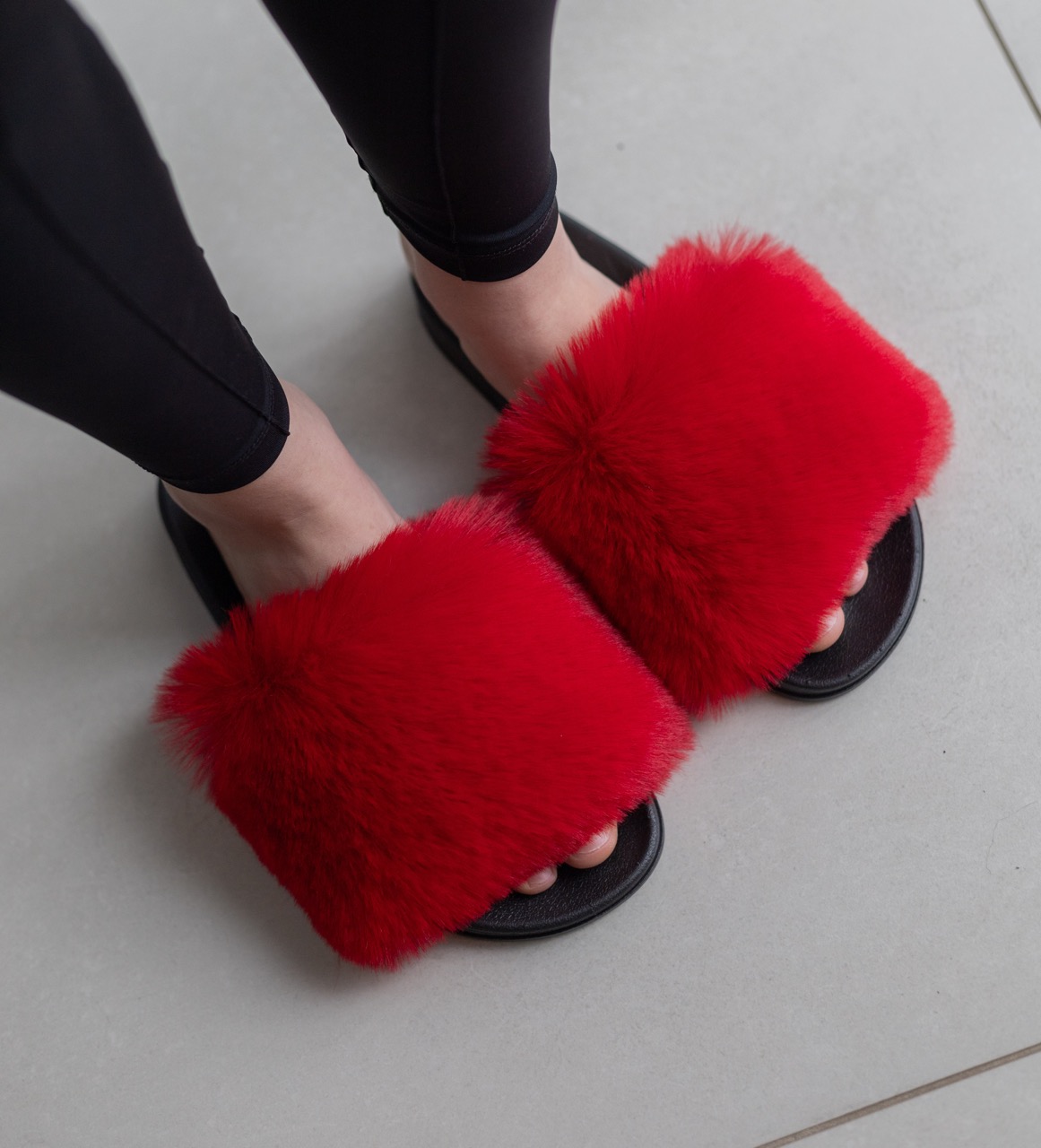 Тапочки з хутром — поєднання елегантності