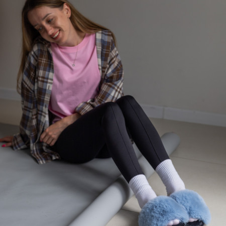 Жіночі домашні капці Halluci з хутра у блакитно-чорному кольорі