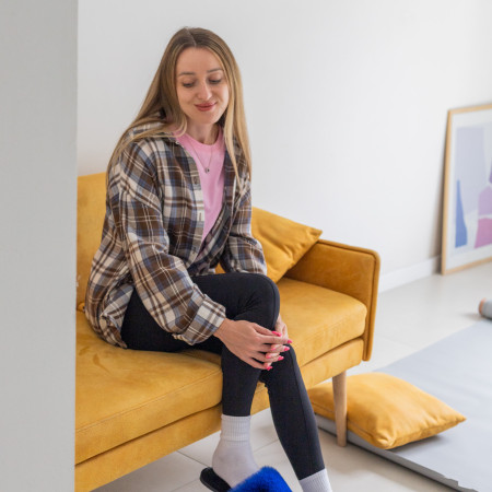 Жіночі домашні капці Halluci з еко-хутра у синьо-чорному кольорі