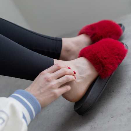 Жіночі літні тапочки Бордового кольору з гумовою підошвою