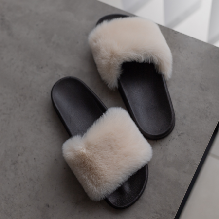 Жіночі молочні тапочки на резиновій підошві - для вулиці