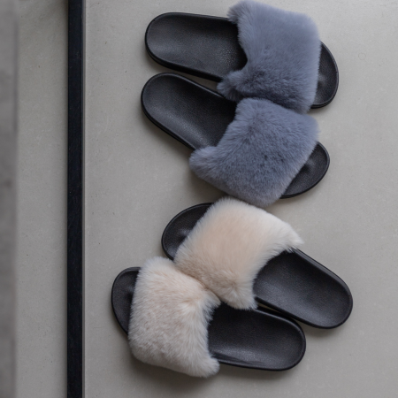 Жіночі молочні тапочки на резиновій підошві - для вулиці