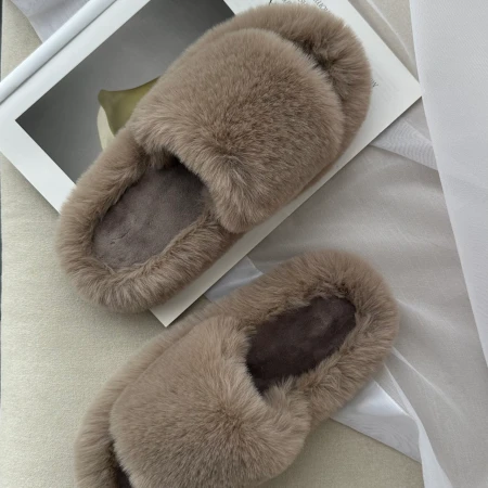 Трендові жіночі тапки Luxury з еко-хутра на платформі в Бежевому кольорі