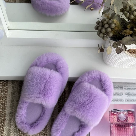 Трендові жіночі тапки Luxury з еко-хутра на платформі в Фіолетовому кольорі