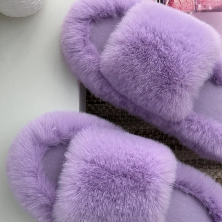 Трендові жіночі тапки Luxury з еко-хутра на платформі в Фіолетовому кольорі