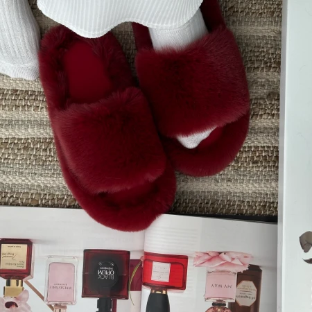 Жіночі домашні пухнасті капці Luxury з відкритим носком у Бордовому кольорі