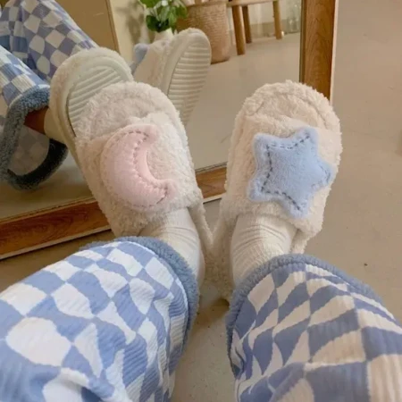 Жіночі тапочки «Dreamy Sky» – пухнасті тапочки з місяцем і зіркою