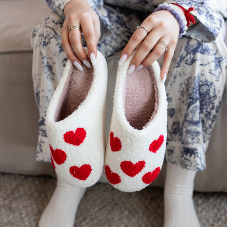 Пухнасті теплі тапулі “Love Me” м’які зимові з червоними серцями