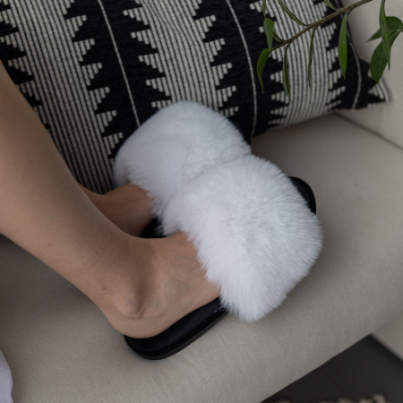 Жіночі домашні капці Halluci з хутра у біло-чорному кольорі