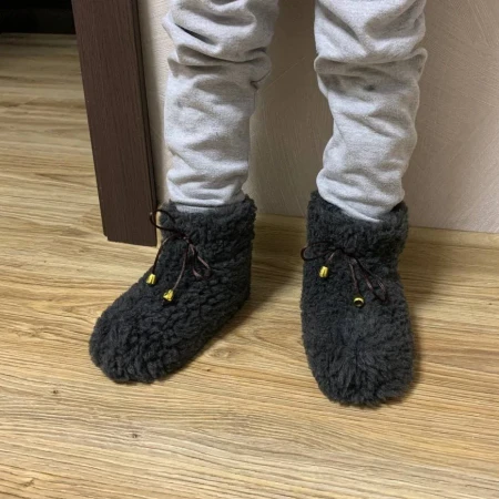 Теплі дитячи чуні-тапки з овчини на підошві EVA сірий