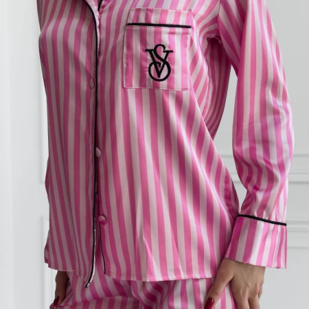 Жіноча сатинова піжама в рожеву смужку — домашній комплект штани + сорочка