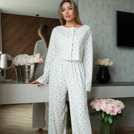 Жіноча повсякденна піжама вільного крою з принтом вишні — комплект штани + кофтинка