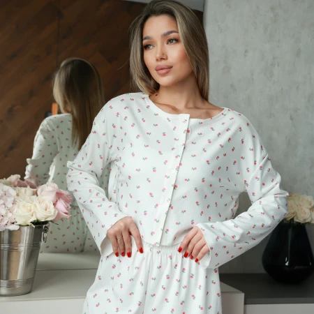 Жіноча повсякденна піжама вільного крою з принтом вишні — комплект штани + кофтинка