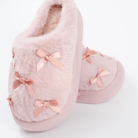 Жіночі домашні капці з бантиками у рожевому кольорі