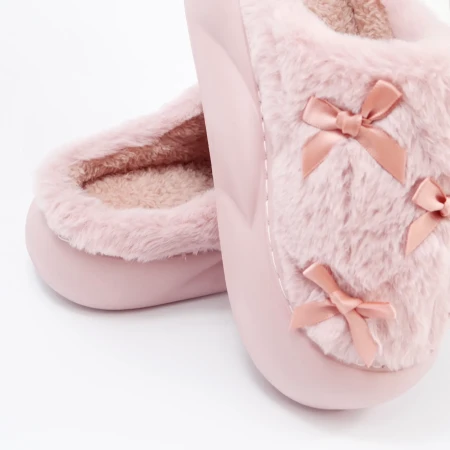 Жіночі домашні капці з бантиками у рожевому кольорі