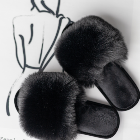 Жіночі домашні капці Halluci з хутра у чорному кольорі
