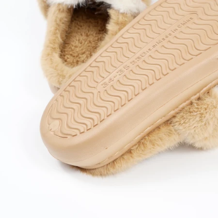 Дитячі кімнатні капці «Звірятка» з еко-хутра (Світло-коричневий ведмедик)