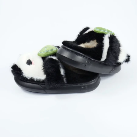 Дитячі кімнатні капці «Звірятка» з еко-хутра (Чорно-білі панда)