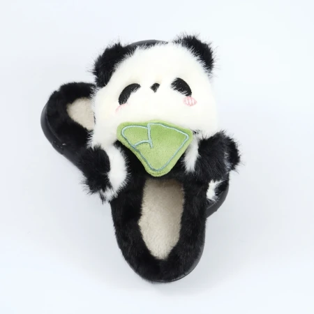 Дитячі кімнатні капці «Звірятка» з еко-хутра (Чорно-білі панда)